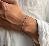Le Charme Subtil du Bracelet Homme Fin : Élégance Discrète pour un Style Raffiné
