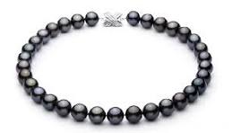 La Beauté Intemporelle des Perles Noires