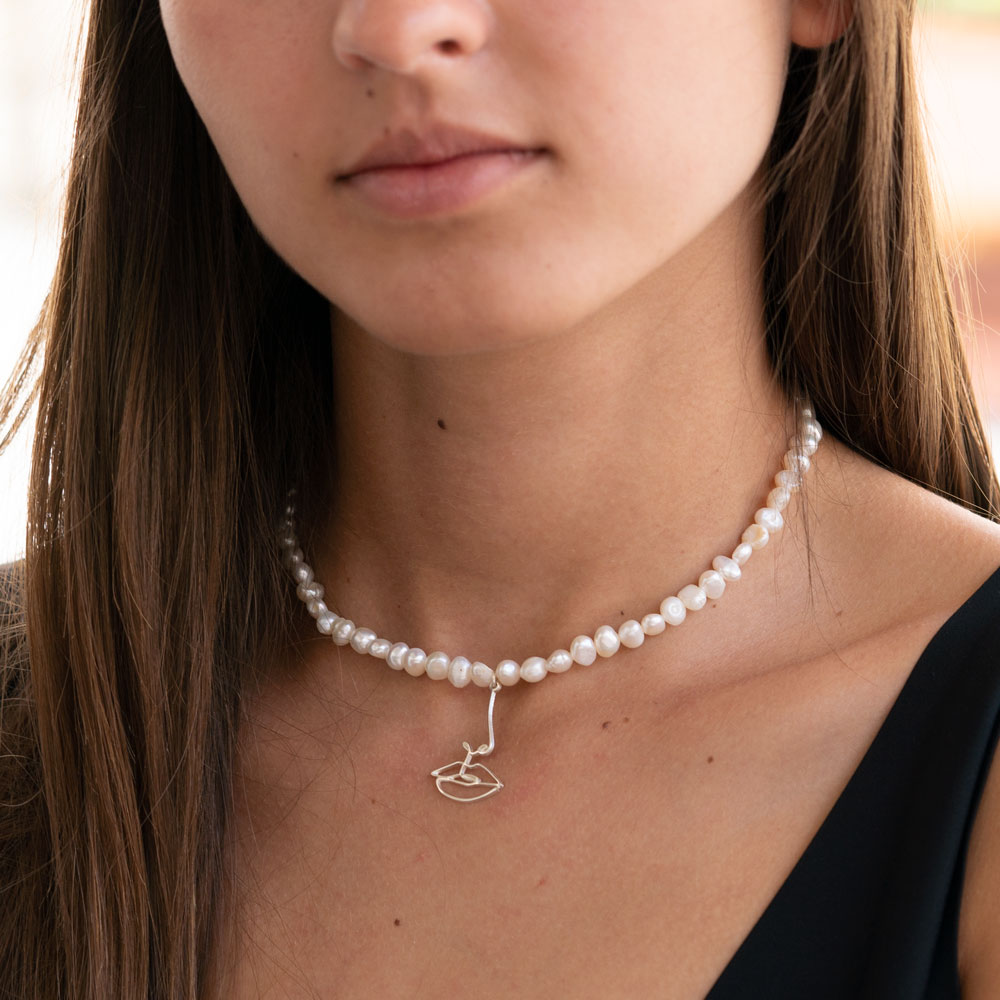 Le Charme Intemporel du Collier en Perle : Symbole d&rsquo;Élégance et de Raffinement