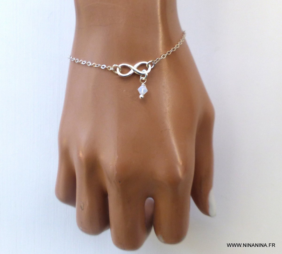 Élégance et Brillance : Le Bracelet Swarovski Incontournable pour Femme